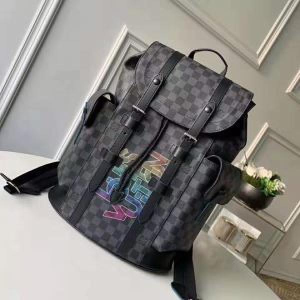LOUIS VUITTON  人気ブランドの秋冬新色 ルイ ヴィトン 2026トレンドカラー秋冬セール リュック 着心地もなめらかで快適