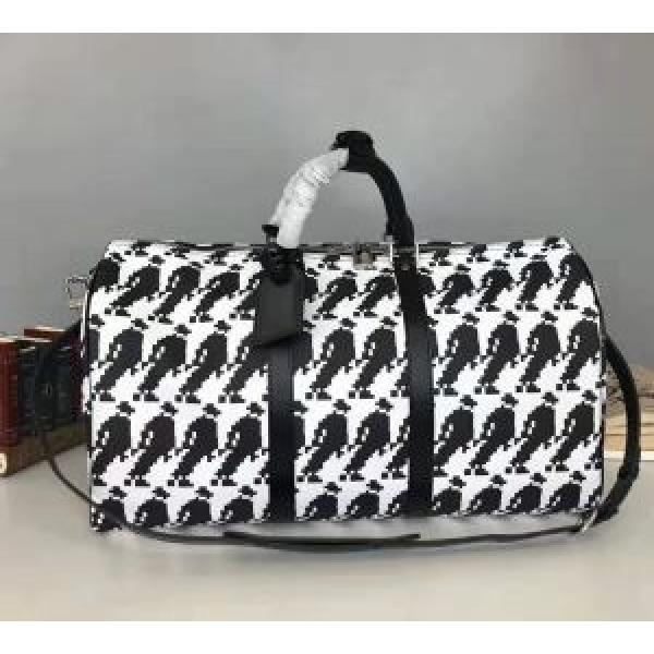 ルイ ヴィトン今から取り入れられるトレンド  LOUIS VUITTON おしゃれでおすすめ今季トレンド スーツケース  2026年秋冬に欠かせない