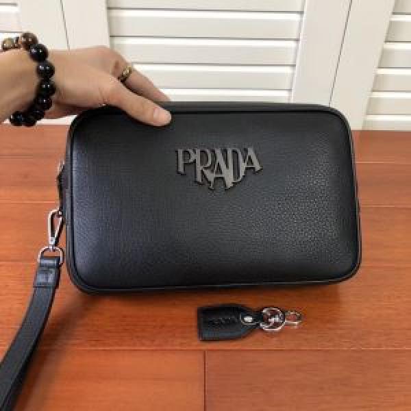 ポーチ着心地もなめらかで快適  プラダ 2026トレンドカラー秋冬セール PRADA とにかく完璧ブランド新作
