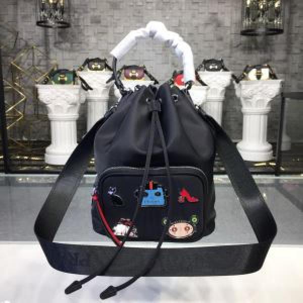 リュック 今季トレンドをうまく取り プラダ お洒落で秋冬注目トレンド PRADA 【2026秋冬】の注目トレンド