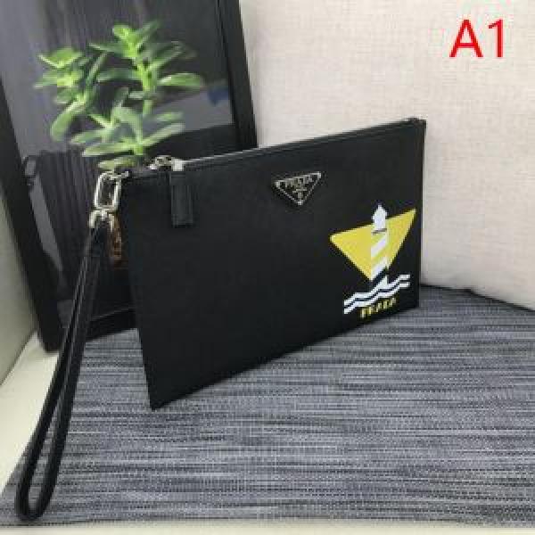 ポーチ 秋冬とれんど新品目立ち プラダ 2026秋冬最重要アイテム PRADA ファッション上級者向け 2色可選