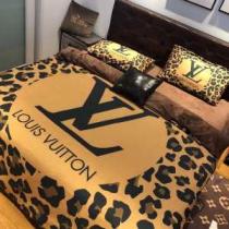 LOUIS VUITTON 寝具4点セット今年の流行りファション ルイ ヴィトン...