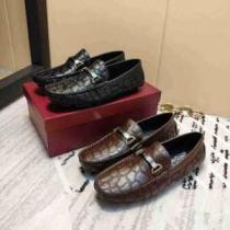 着心地もなめらかで快適 サルヴァトーレフェラガモ2026トレンドカラー秋冬セール  FERRAGAMO ローファー とにかく完璧ブランド新作