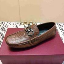 ローファー 秋服コーデ2026年版 サルヴァトーレフェラガモ FERRAGAMO...