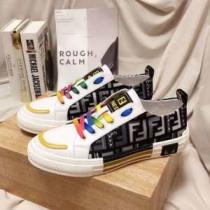 秋冬にお世話になる定番 フェンディ FENDI 2026トレンド秋冬おすすめ安い...
