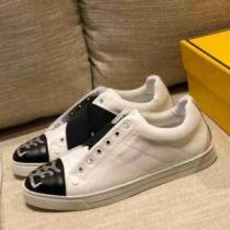 秋トレンドの新定番 フェンディ FENDI 気になる2026年秋のファッション ランニングシューズ 今から取り入れられるトレンド