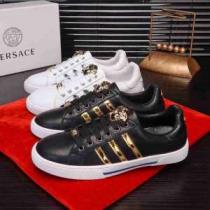 VERSACE  秋こそ楽しめるアイテム ヴェルサーチ 2026秋断然ブランド推...