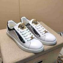 寒い季節トレンド上品 ヴェルサーチVERSACE 2026?2026秋冬流行色紹...