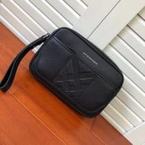 お洒落が楽しめる秋冬新品　バーバリーもちろんトレンド最新モデル　BURBERRY...