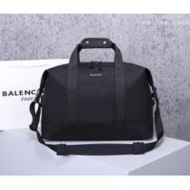 ショルダーバッグ  秋こそ楽しめるアイテム バレンシアガ 今年らしいおすすめ新品...