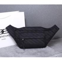 ウエストポーチ 今年らしい新しい人気色 バレンシアガ【2026秋冬】今きてる最先端ブランド BALENCIAGA 現在流行中のおすすめ人気