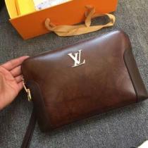 ポーチ   最新トレンドコーデおすすめ ルイ ヴィトン 2026-2026秋冬のファッション LOUIS VUITTON 機能性が良くブランド新品