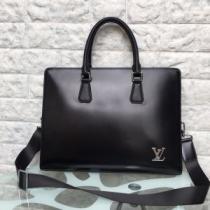 秋冬コーデと相性がいい ルイ ヴィトン おしゃれなファッションコーデ LOUIS VUITTON ハンドバッグ 【最新】2026年秋冬のトレンド速報