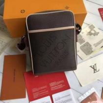 2026秋冬人気色おすすめ ルイ ヴィトン 秋トレンドの新定番 LOUIS VUITTON ショルダーバッグ 人気ブランドの新作秋冬トレンド