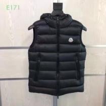 クラシカルな雰囲気と抜け感 MONCLER 防風性にも優れた  ダウンベスト 2...