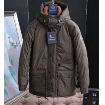 大人にも取り入れやすいコーデ MONCLER モンクレール 軽くて着心地も抜群 ...