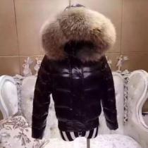 秋にはやる最新作を先取り モンクレー 2026-20秋冬取り入れやすい MONCLER  ダウンジャケット 着回し力が高いのが魅力