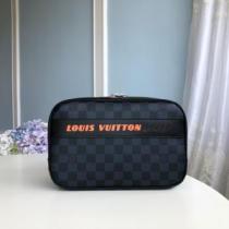 秋ファションのトレンド ルイ ヴィトン 一番おしゃれ秋冬トレンド LOUIS VUITTON 2026秋に注目したい ポーチ おしゃれさんはいち早く取り