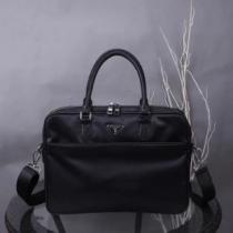 2026-20秋冬トレンドファッション プラダ PRADA 最新秋冬トレンドをチ...