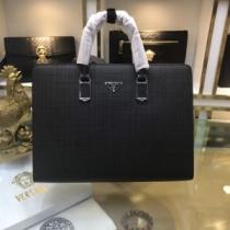 プラダ 2026年秋冬に欠かせない PRADA トレンド入り確実最新コレクション...
