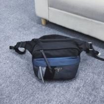 プラダ 大胆なチェックの人気トレンド PRADA 秋服コーデ2026年版 ウエス...