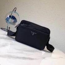 秋冬から人気継続中 ショルダーバッグ  プラダ 最速2026秋冬トレンドブランド PRADA 今年らしい新しい人気色