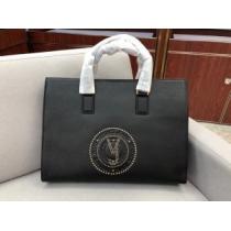 秋にこれがはやりそう ヴェルサーチ注目の秋ファッション一番 VERSACE ハンドバッグ 2026秋冬トレンド押さえておきたい