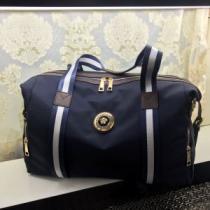 ヴェルサーチVERSACE カジュアルコーデオシャレ スーツケース もちろん相性...