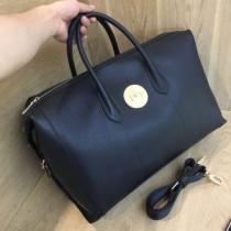 優しいのに存在感 ヴェルサーチファッショントレンドを早速チェック VERSACE...