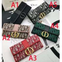 財布/ウォレット 人気ブランドの秋冬新色 ディオール DIOR 着心地もなめらかで快適 多色可選  2026トレンドカラー秋冬セール