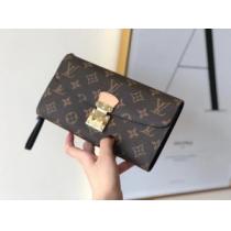 LOUIS VUITTON 優しい色味がかわいい ルイ ヴィトン  財布/ウォレ...