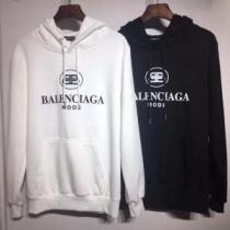 人気ファッション雑誌でも掲載 2026秋冬トレンドアイテム バレンシアガ BALENCIAGA パーカー 2色可選