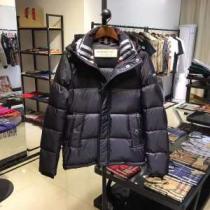 バーバリー BURBERRY フェイクファー製のコート 人気ファッション雑誌でも...