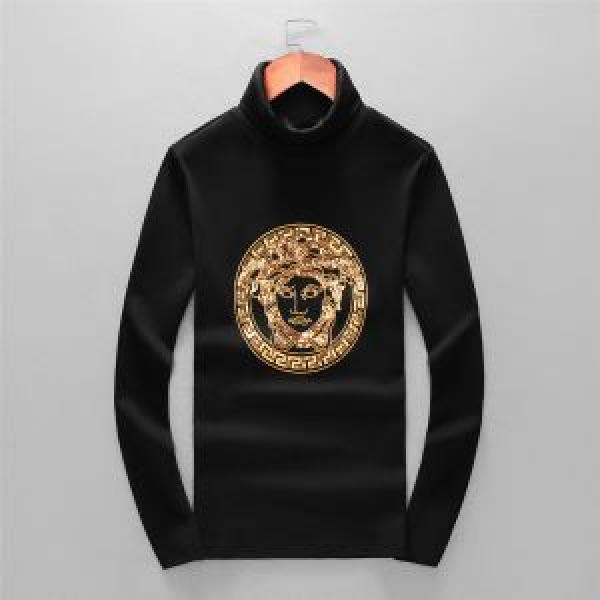 【最新】2026年秋冬のトレンド速報 ヴェルサーチ VERSACE 長袖Tシャツ 寒い季節トレンド上品