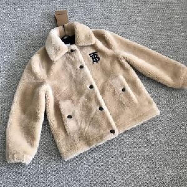 ハーフコート さわやかに新品おすすめ バーバリー 2026秋冬トレンドアイテム BURBERRY 今年注目な新品セール
