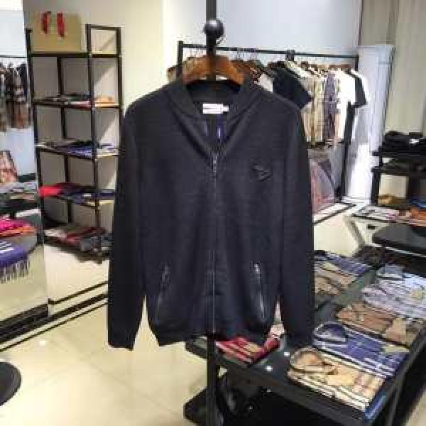 クリスマス限定価格プラダ スポーツジャケット コーデPradaメンズ ファスナー ジップパーカー 薄い 防寒用 秋冬人気ランキング