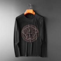 先取り 2026/2026秋冬ファッション 秋こそ楽しめるアイテム ヴェルサーチ VERSACE 長袖Tシャツ 2色可選