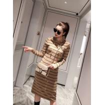 バーバリー 秋冬ファッションコーディネート BURBERRY スカート 最重要！...
