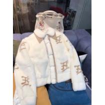 FENDI　　寒い季節トレンド上品　フェンディ 2026?2026秋冬流行色紹介...