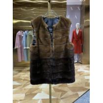 注目の秋ファッション一番　フェンディ FENDI　2026秋冬トレンド押さえてお...