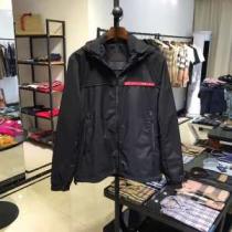プラダ ダブルテクニ カルジャケット30代男性にカジュアルコーデ Pradaコピ...