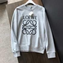 プルオーバーパーカー ロエベLoewe 大人かわいい秋冬コーデを楽しみ 2026...