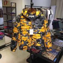 ヴァレンティノ 迷彩ダウン おすすめ 防寒性抜群VALENTINO コピー お洒...