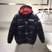 VALENTINO×MONCLERコラボ ダウンジャケット ヴァレンティノ コピ...