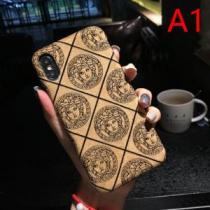 多色可選 ヴェルサーチ 速報！2026年秋ファッショントレンド VERSACE 大人かわいい秋冬コーデを楽しみ スマートフォンケース 秋冬もちろん主役級