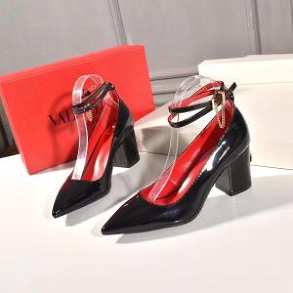 ヴァレンティノ サイズのよさを感じる新作 VALENTINO 【2026秋冬トレンド】押さえておきたい パンプス 秋にこれがはやりそう