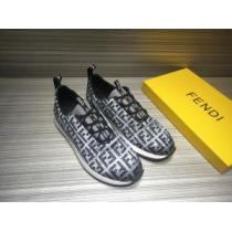 秋服コーデ2026年版 フェンディ FENDI 大胆なチェックの人気トレンド ラ...