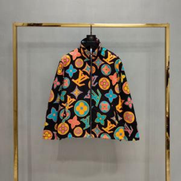 冬を彩る2026SS新作 LOUIS VUITTON ルイ ヴィトン ブルゾン 冬のスタイルの幅が広がりそう