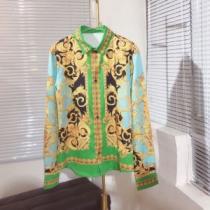 2色可選 おしゃれさんはいち早く取り 2026秋冬人気色おすすめ VERSACE...