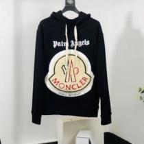 3色可選 冬のスタイルの幅が広がりそう MONCLER モンクレール パーカー 定番人気の2026秋冬モデル